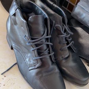 Women’s leather boots